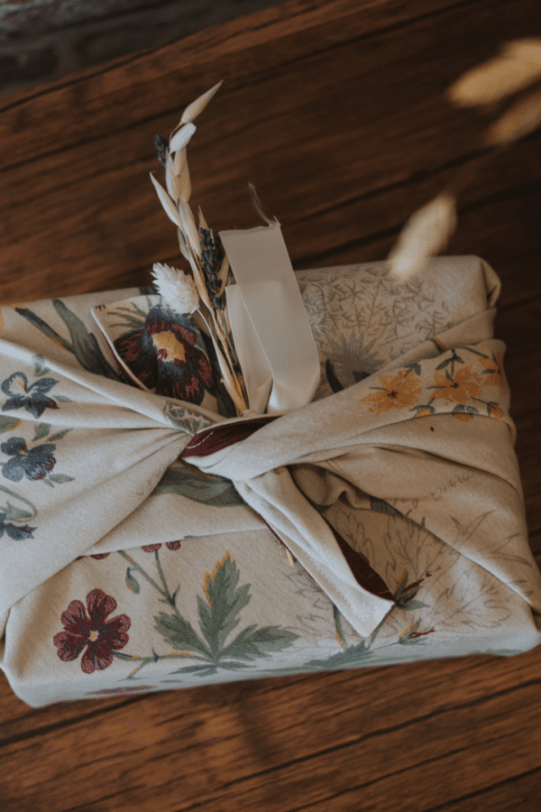 Coffret NOEL - 3 sachets de thé (600 g) et 3 paquets de café (3 kg)